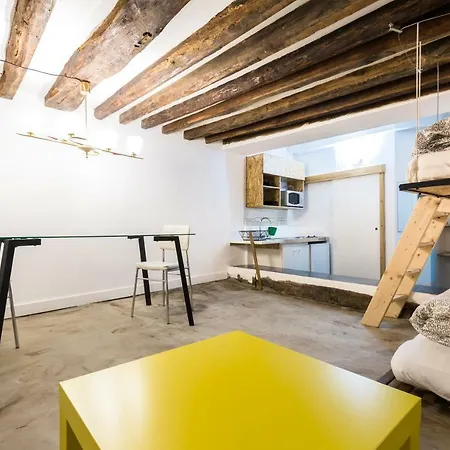 Charming 20m² Near Le Marais דירה *