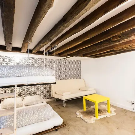 דירה Charming 20m² Near Le Marais פריז