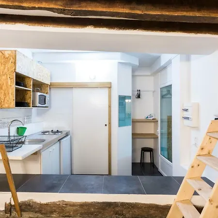 Charming 20m² Near Le Marais דירה