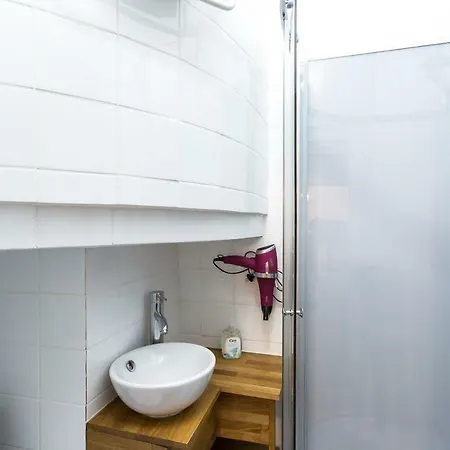 Charming 20m² Near Le Marais *